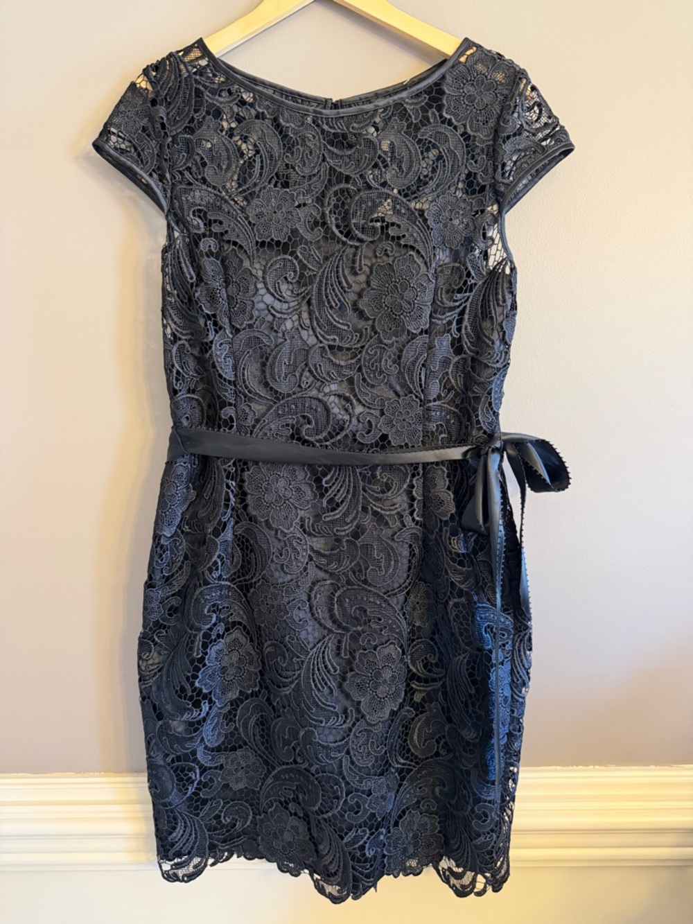 Adrianna Papell Black Lace Sheath Dress 14 Cap Sleeve Cocktail Wedding Guest 